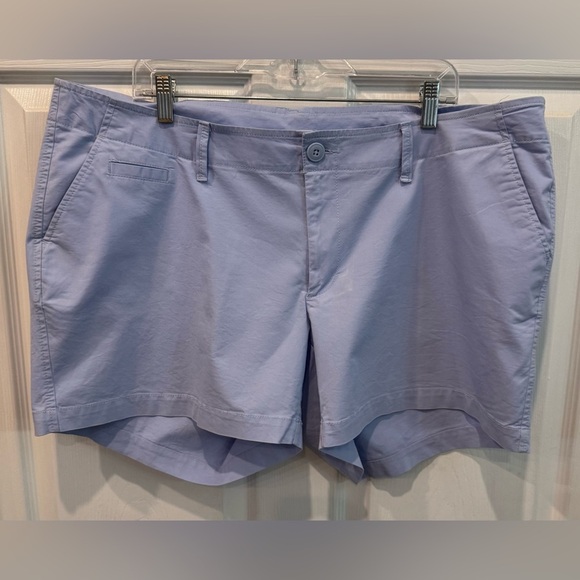 Old Navy Mid Rise Stretchy Light Blue Shorts Women’s Size 18 - Picture 1 of 7
